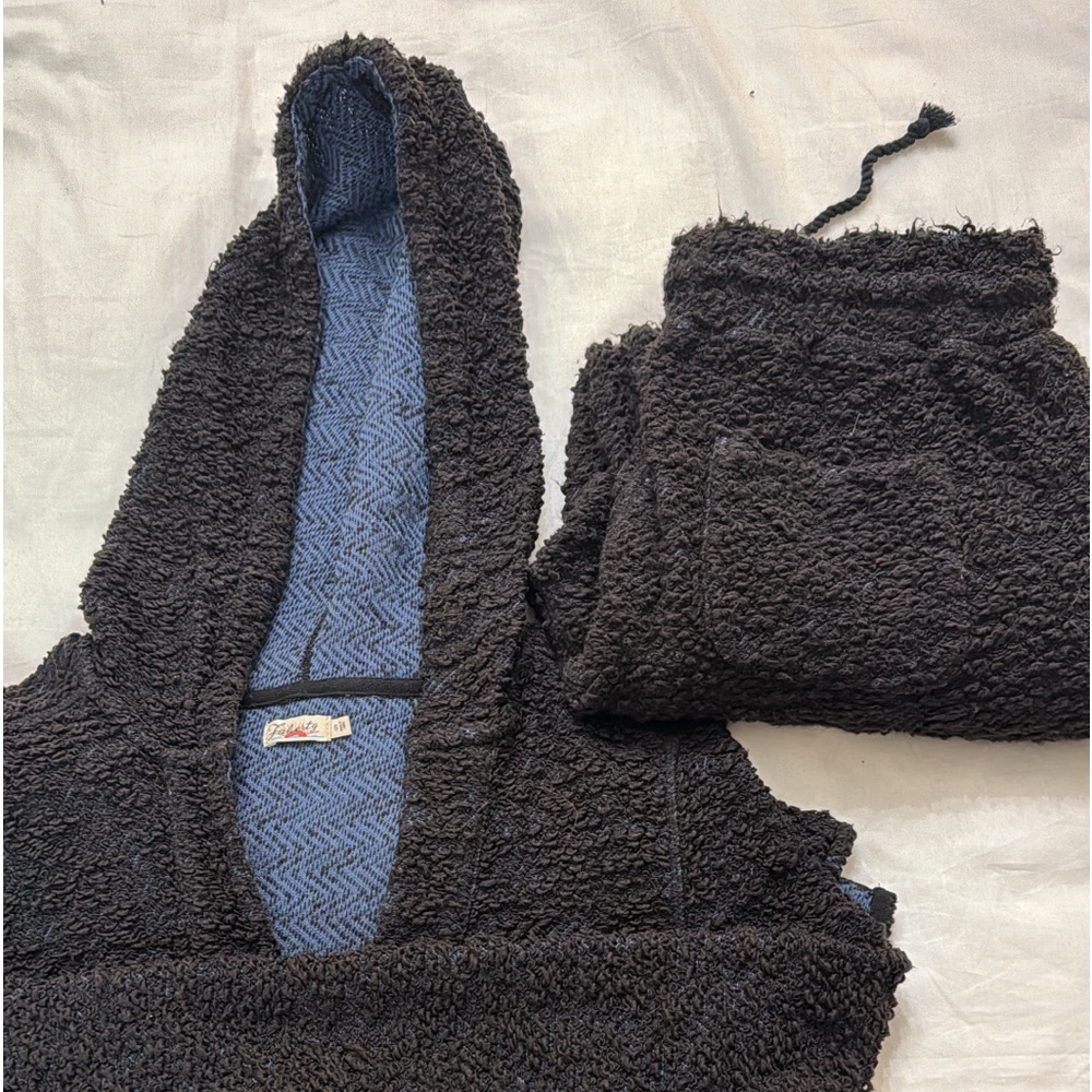 Faherty seabrook poncho and pant set.